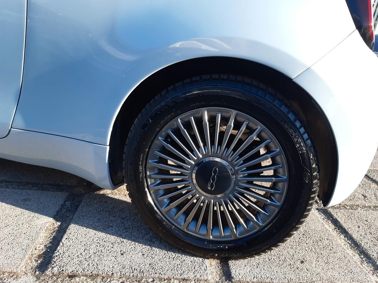 Fiat 500e 42 kWh La Prima