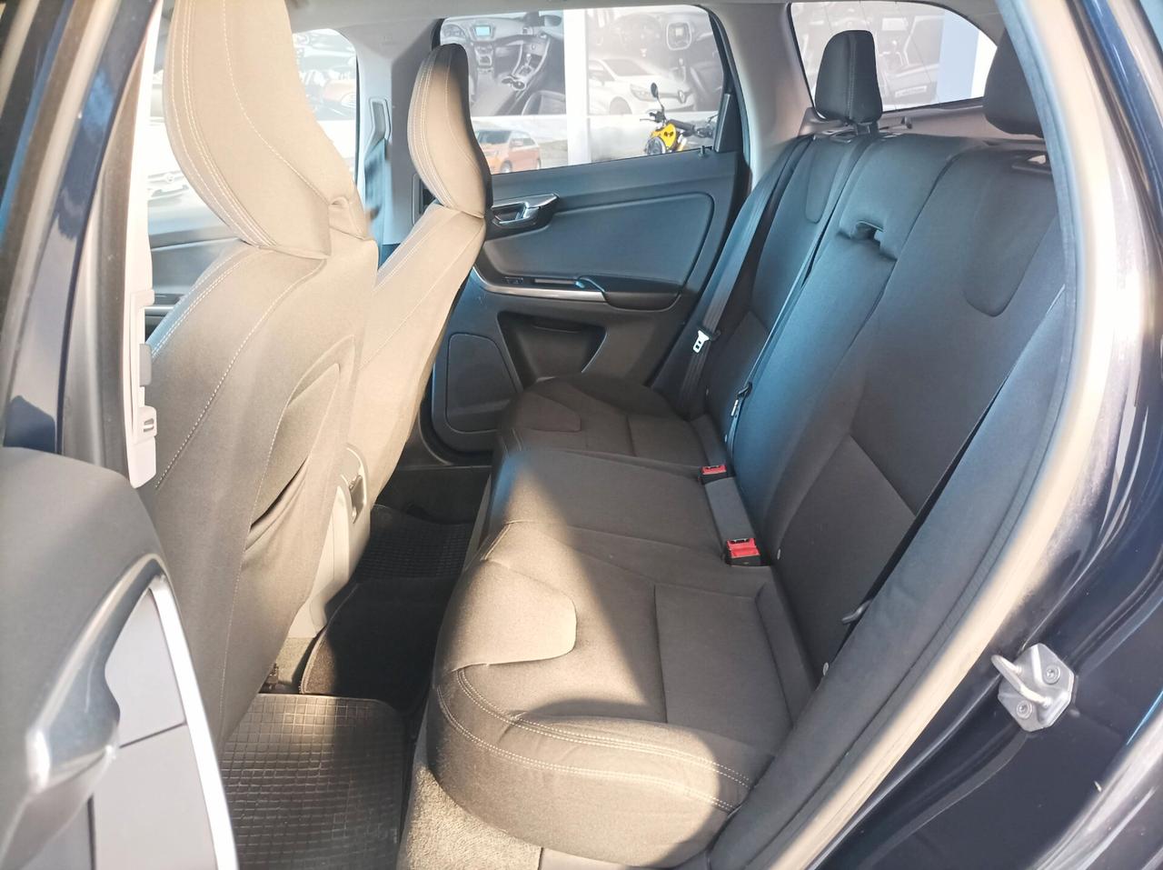 Volvo XC 60 CV 190 D4 Momentum 02/2016