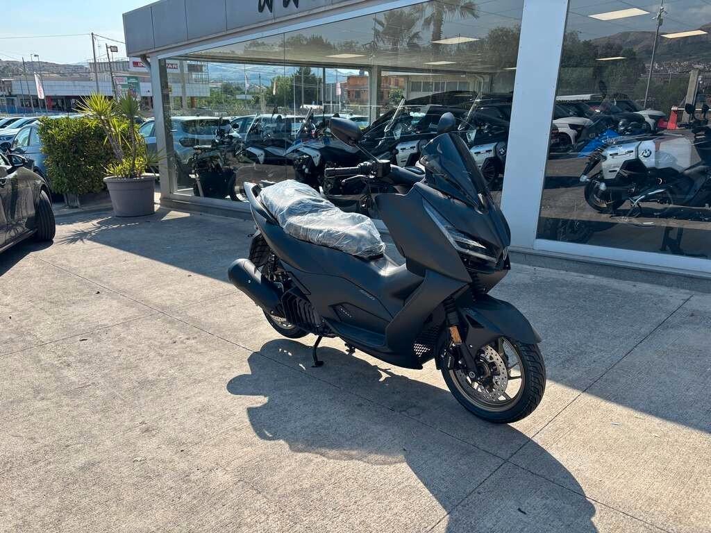 Zontes ZT 125 D Nuovo pronta consegna Tuo a solo 33 Euro al mese Vieni da noi a scoprirla