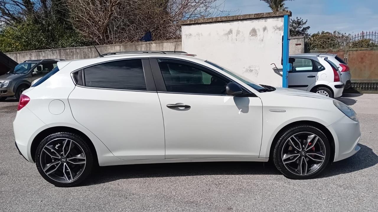 Alfa Romeo giulietta 1.6 mjt-full-2011
