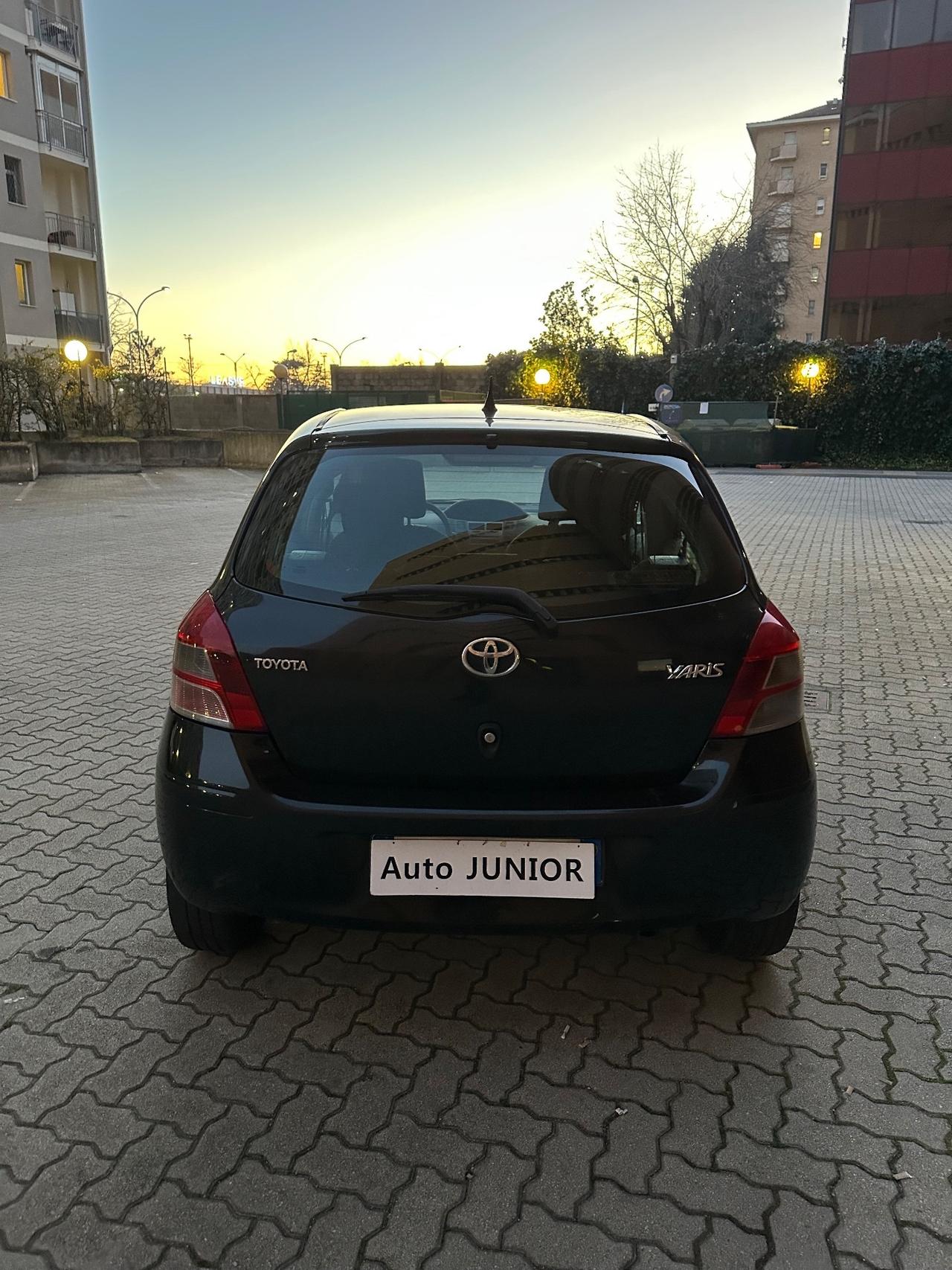 Toyota Yaris 1.0 5 porte Now