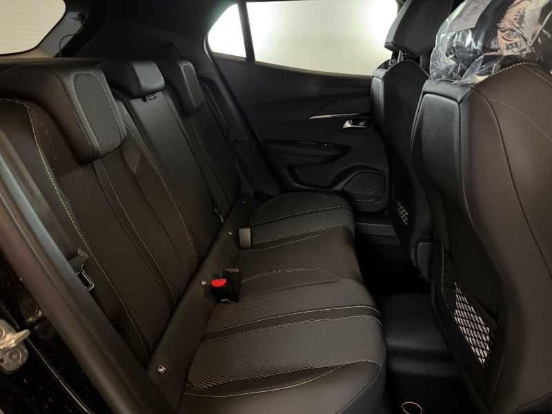 PEUGEOT 2008 GT Hybrid 136 e-DCS6