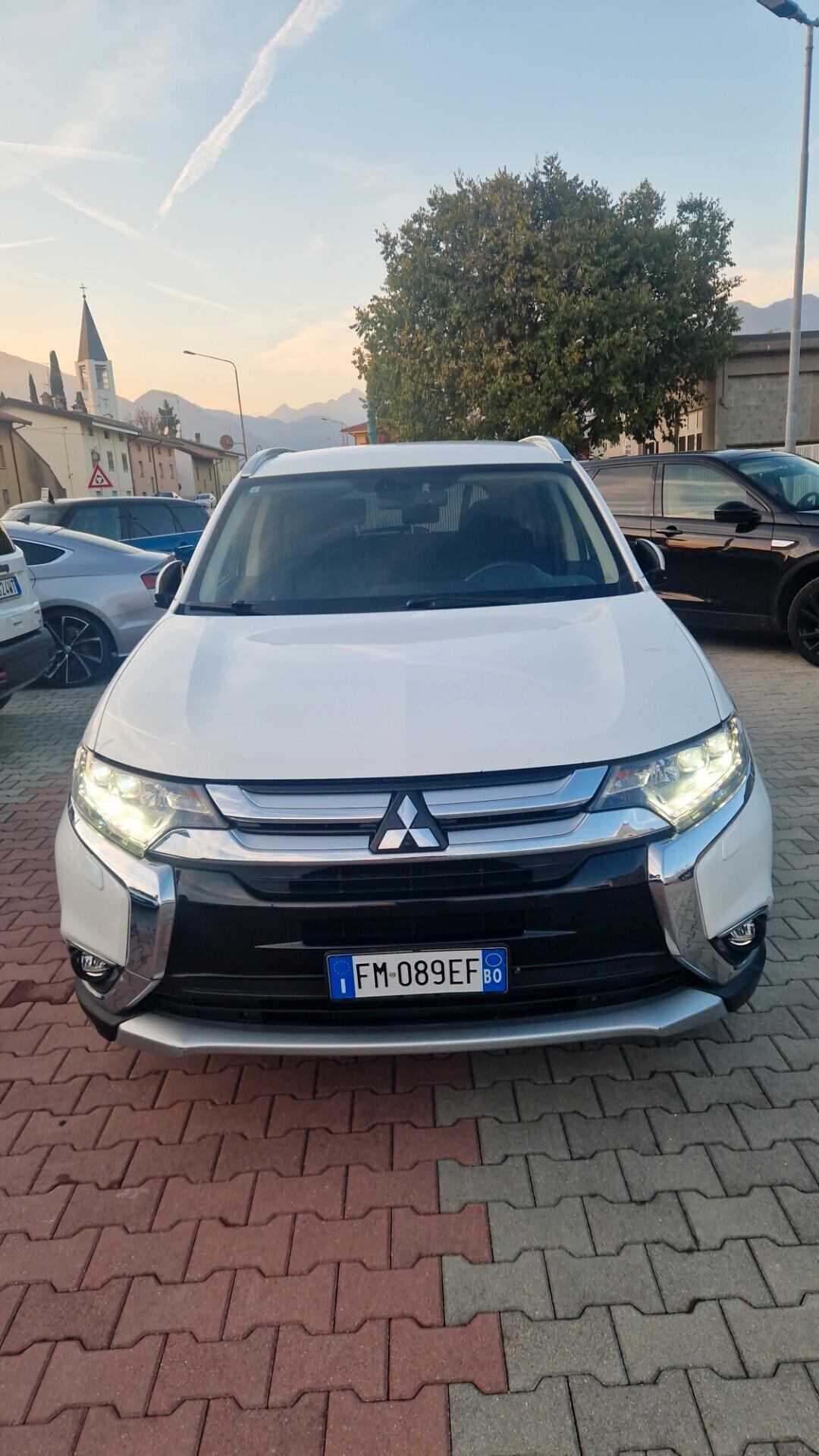 Mitsubishi Outlander 2.2 DI-D 4WD 7p.. garantito 12M