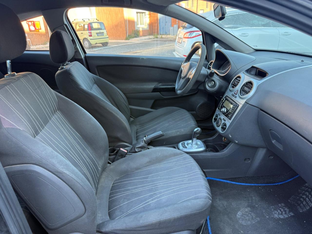 Opel Corsa 1.2 3 porte Easytronic Club