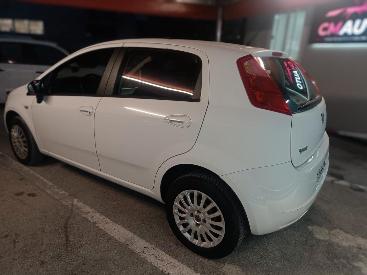 FIAT GRANDE PUNTO 1.4 METANO DI SERIE NEOPATENTATI