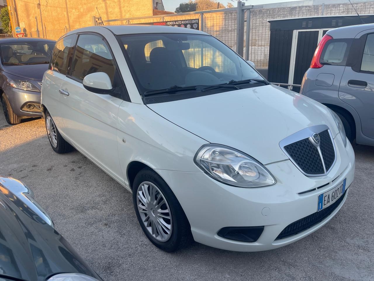 Lancia Ypsilon 1.2 Argento