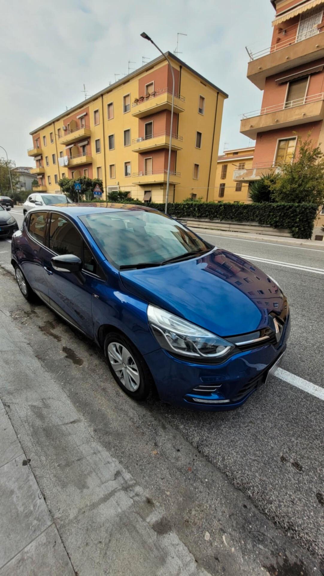 Renault Clio TCe 12V 90 CV GPL 5 porte Moschino Intens