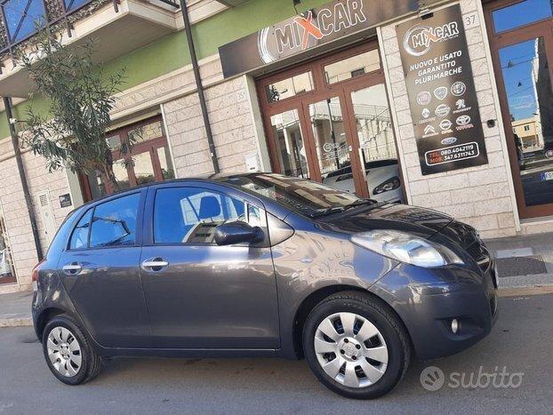 TOYOTA Yaris 1.0 BENZINA 69CV 5 porte Sol