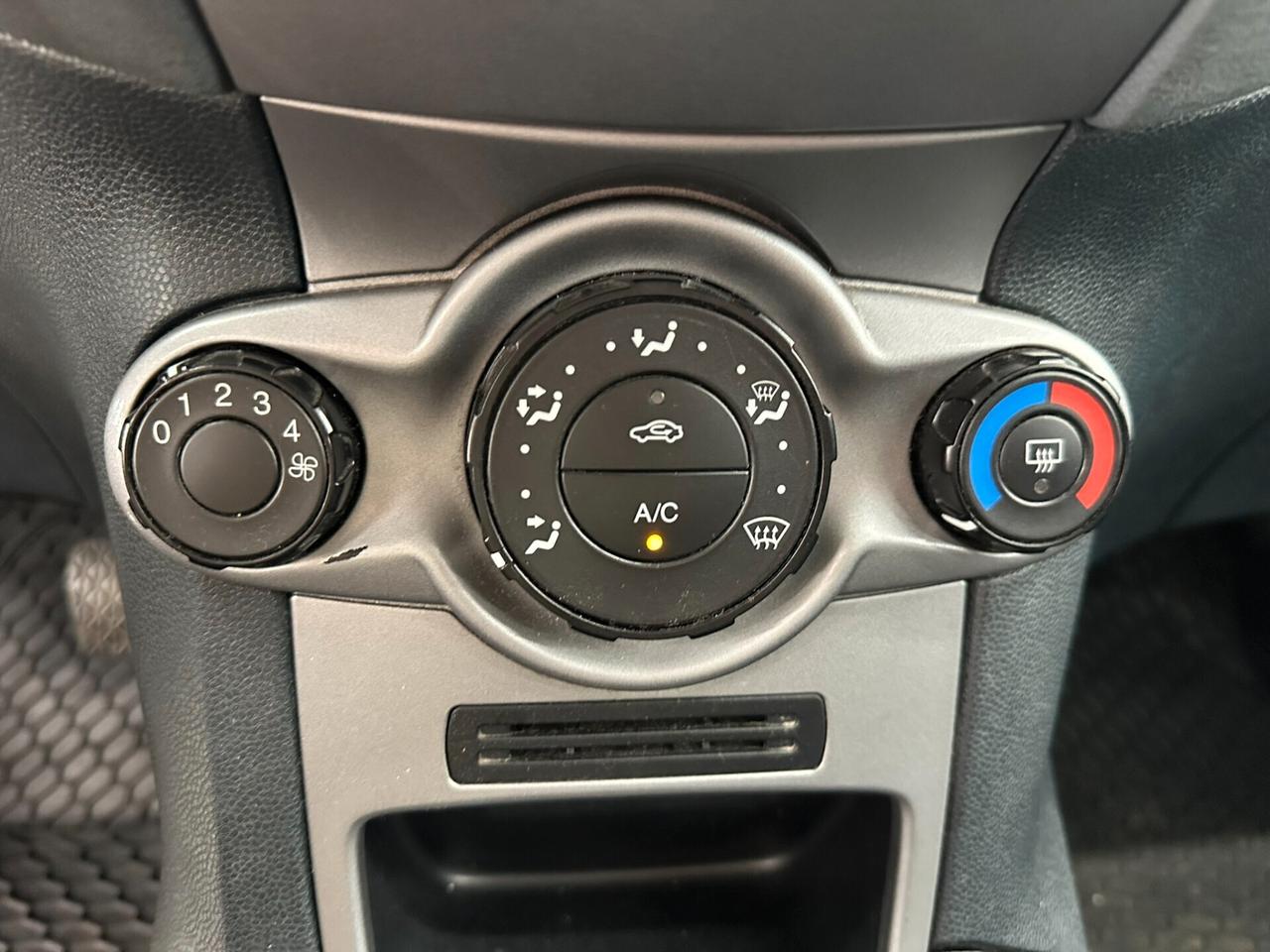Ford Fiesta 1.4 GPL -KM CERTIFICATI-PERMUTE