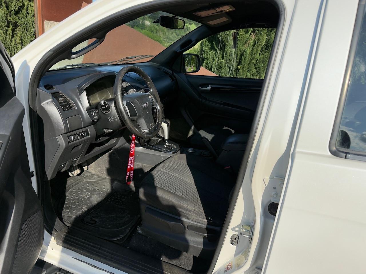 Isuzu D-Max 2.5 Crew Cab Quasar A/T 4WD