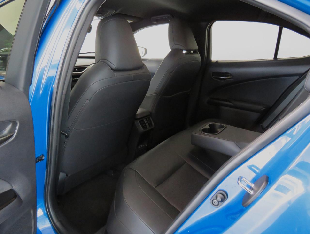 Lexus UX Full Electric Premium Fleet | iva 22% inclusa