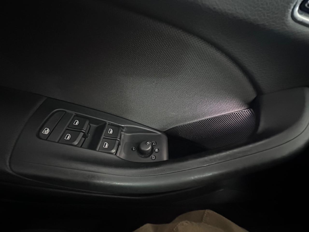 Audi Q3 2.0 TDI 120 CV Business