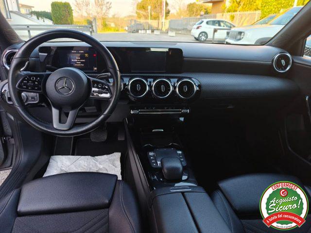 MERCEDES-BENZ A 180 d Automatic Premium