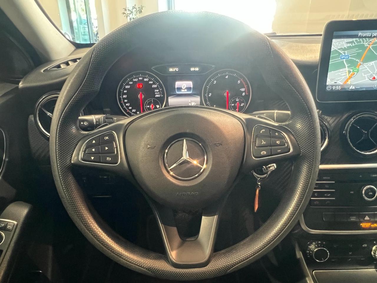 Mercedes-benz GLA 200d Automatic