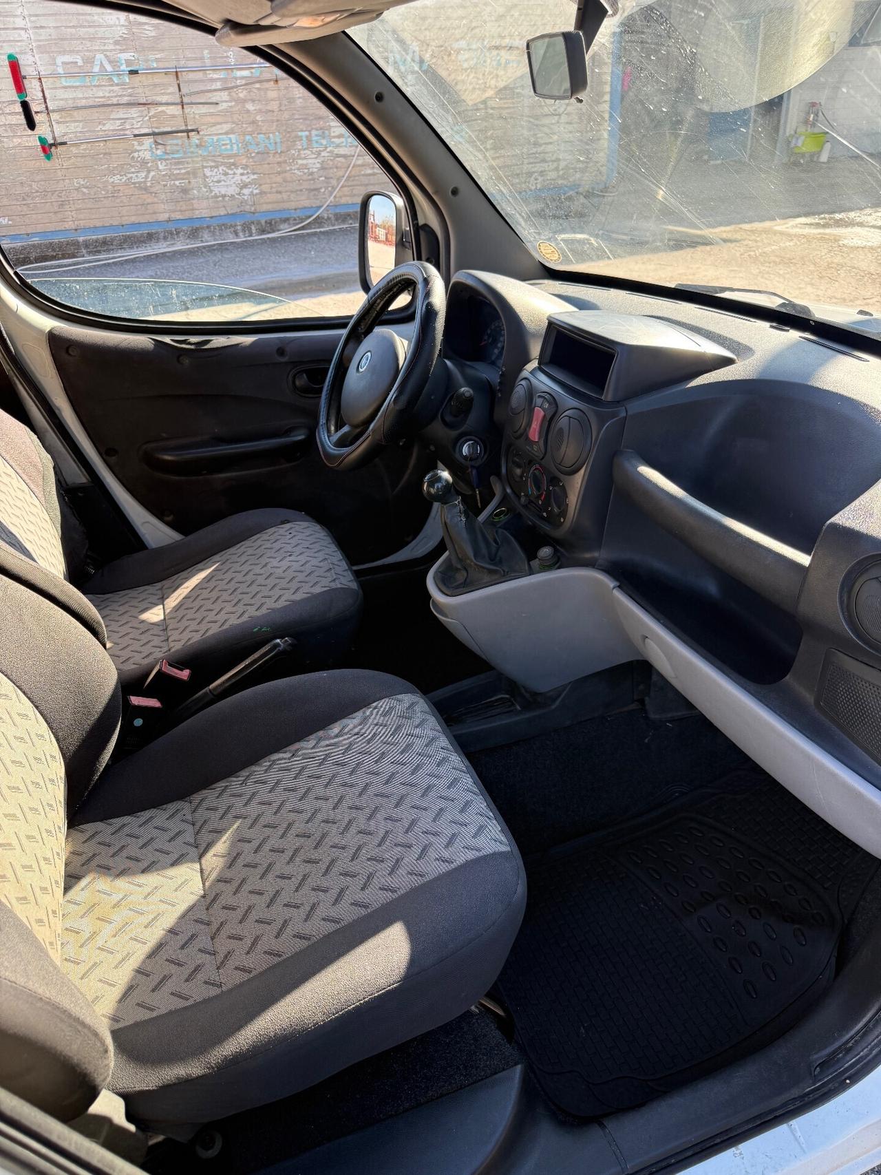 Furgone Fiat Doblò cargo 1.9 MJT 105 CV neopatentati