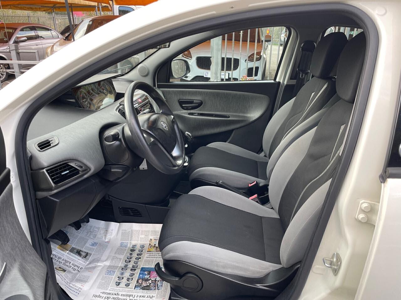 Lancia Ypsilon 0.9 TwinAir 85 CV 5 porte Metano Ecochic Gold