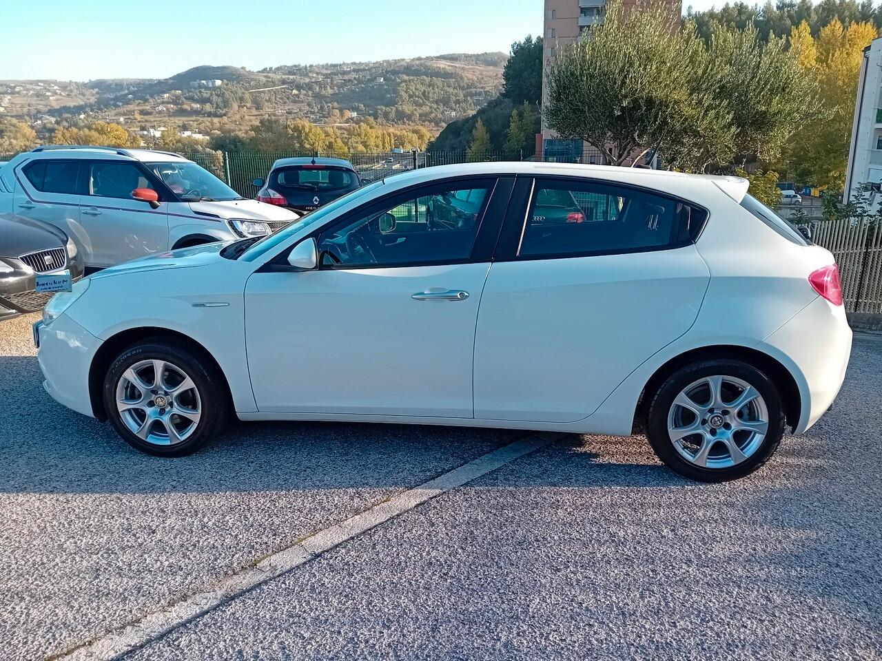 Alfa Romeo Giulietta 1.6 JTDm-2 105 CV Distinctive