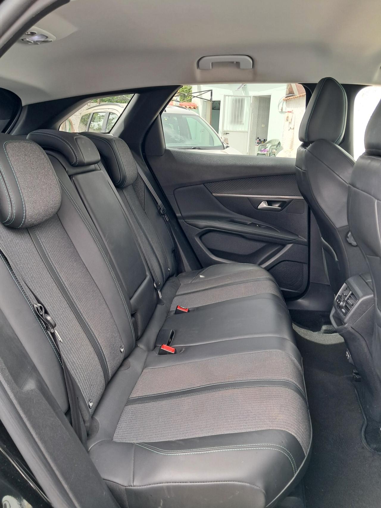 Peugeot 3008 HDi 130cv Allure