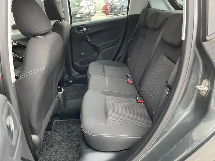 Peugeot 208 PureTech 82 5p. GPL Active