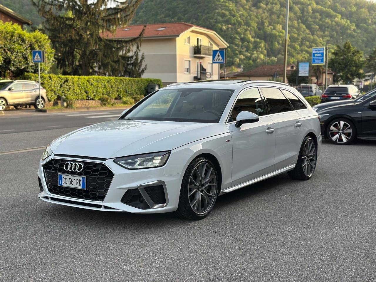 Audi A4 Avant 40 TDI quattro S tronic S line edition