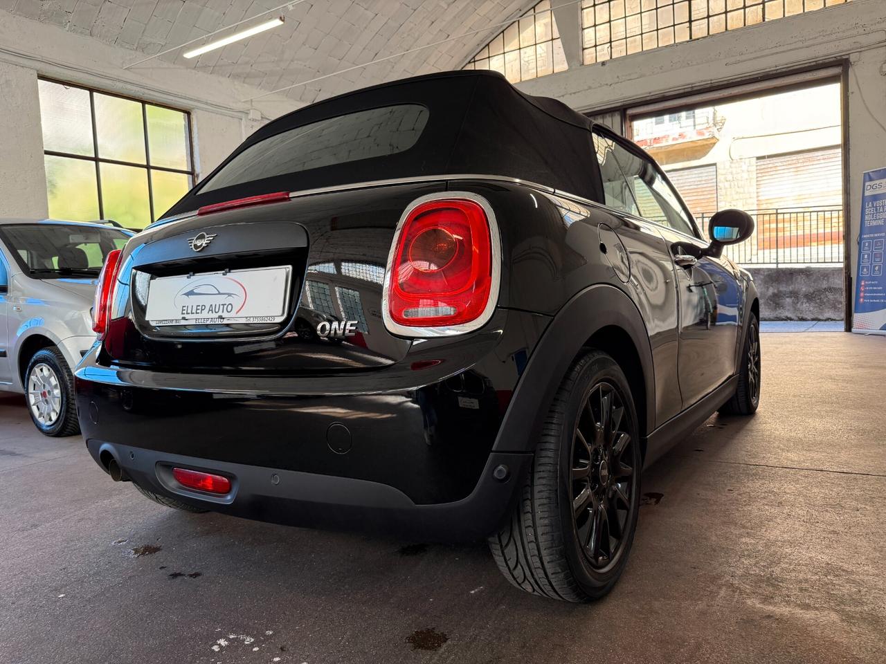 Mini One Cabrio 1.5 - SERVICE MINI