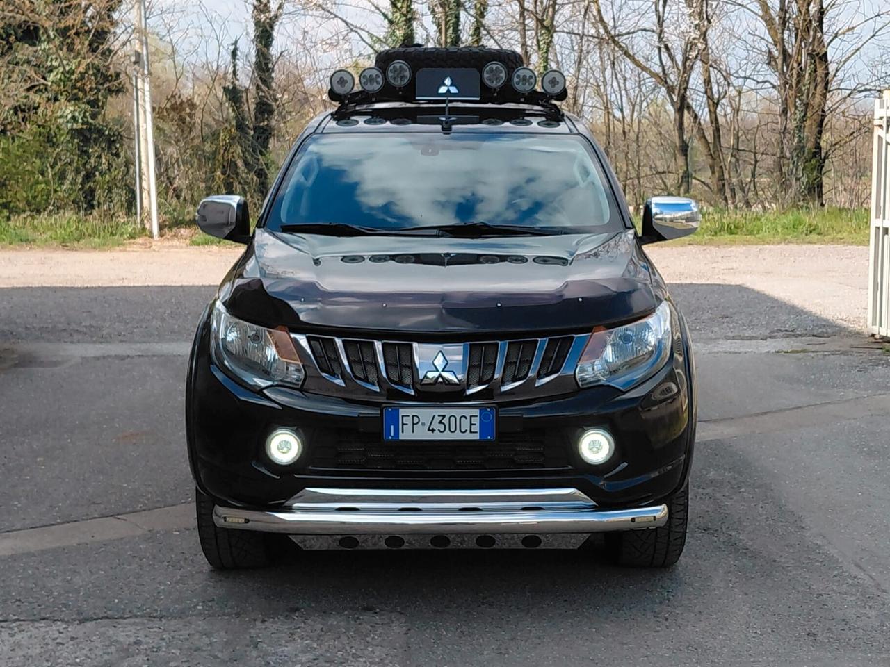 Mitsubishi L200 D.cab hard top 181cv UNICO PROP.