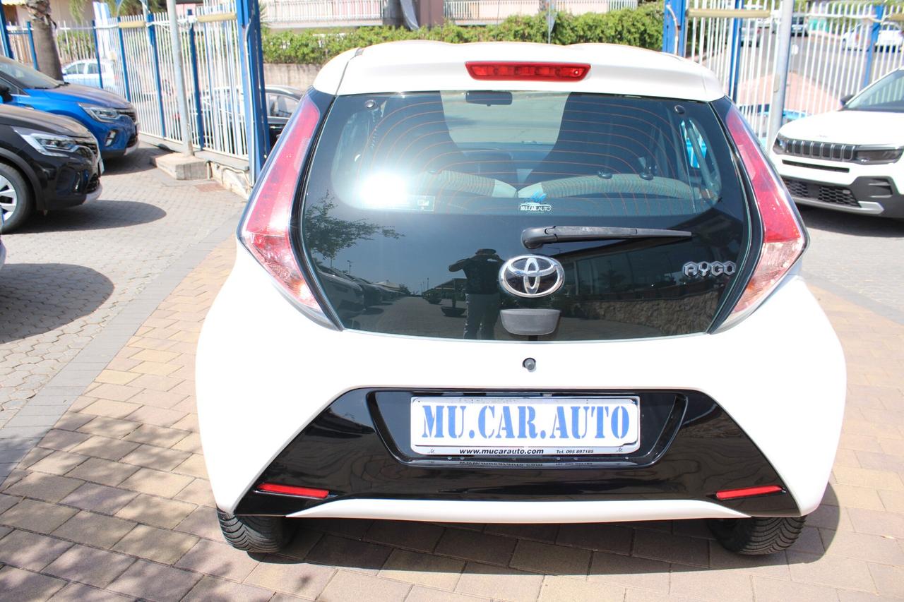 Toyota Aygo 1.0 VVT-i 69 CV 5 porte x-play