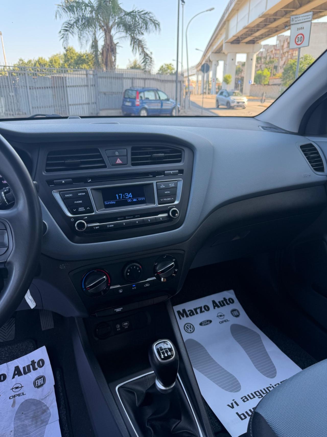 Hyundai i20 Coupé 1.2 3 porte Login
