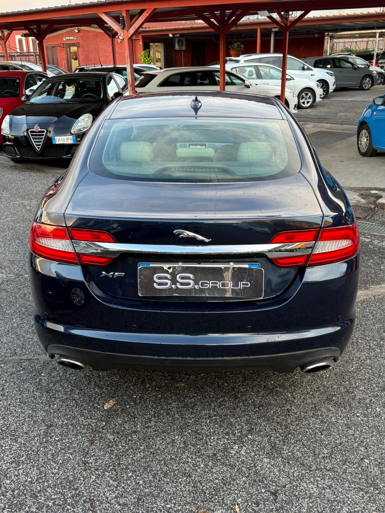 XF 3.0 D V6 Premium Luxury-unipro-rate-garanzia-