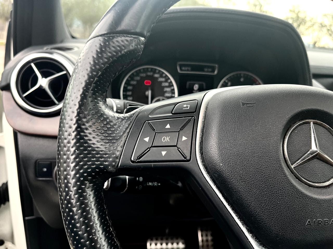 Mercedes-benz B Premium PLUS *TETTO*PELLE*NAVI*CERCHI18
