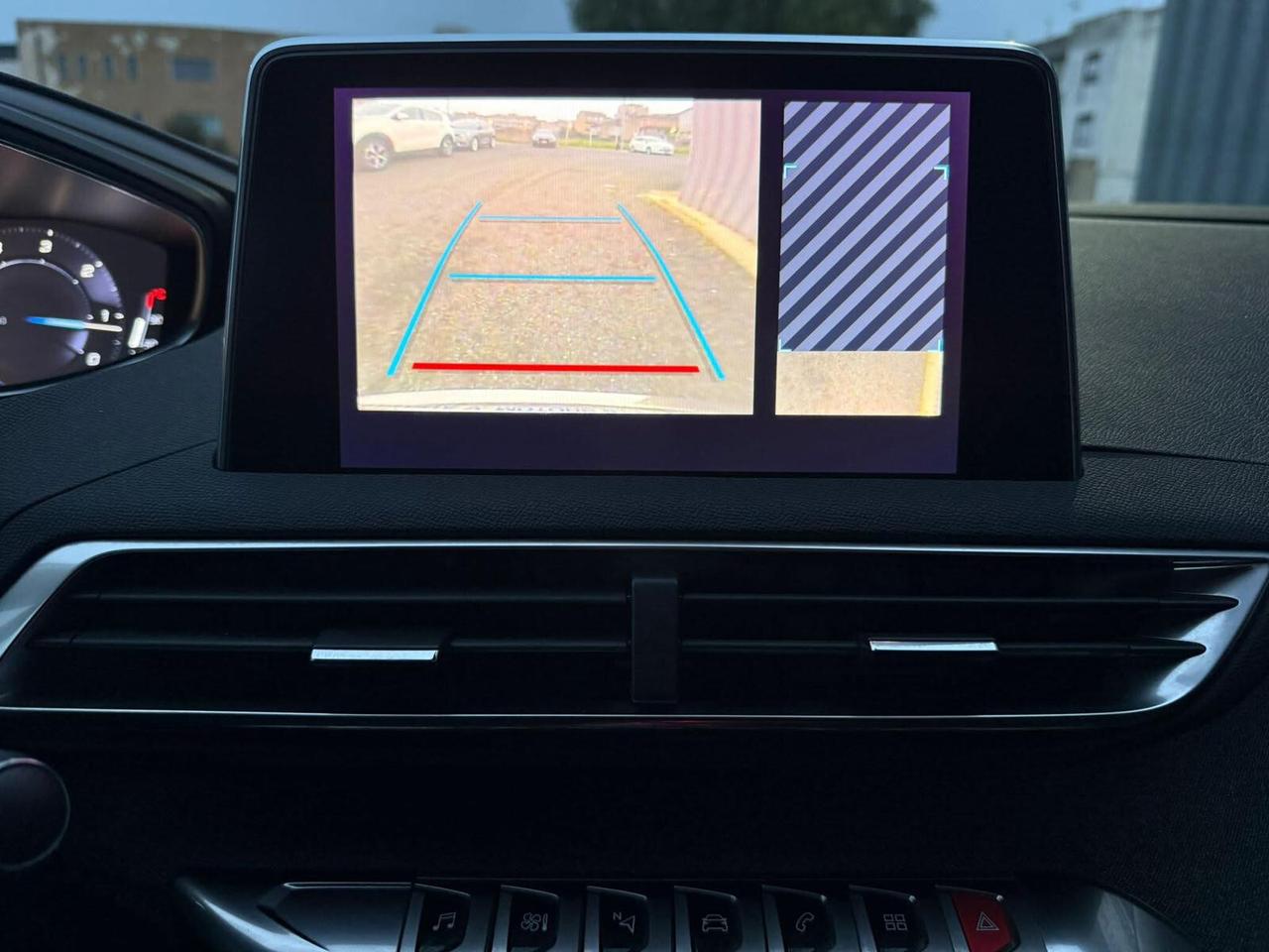 Peugeot 3008 120CV EAT8 ALLURE