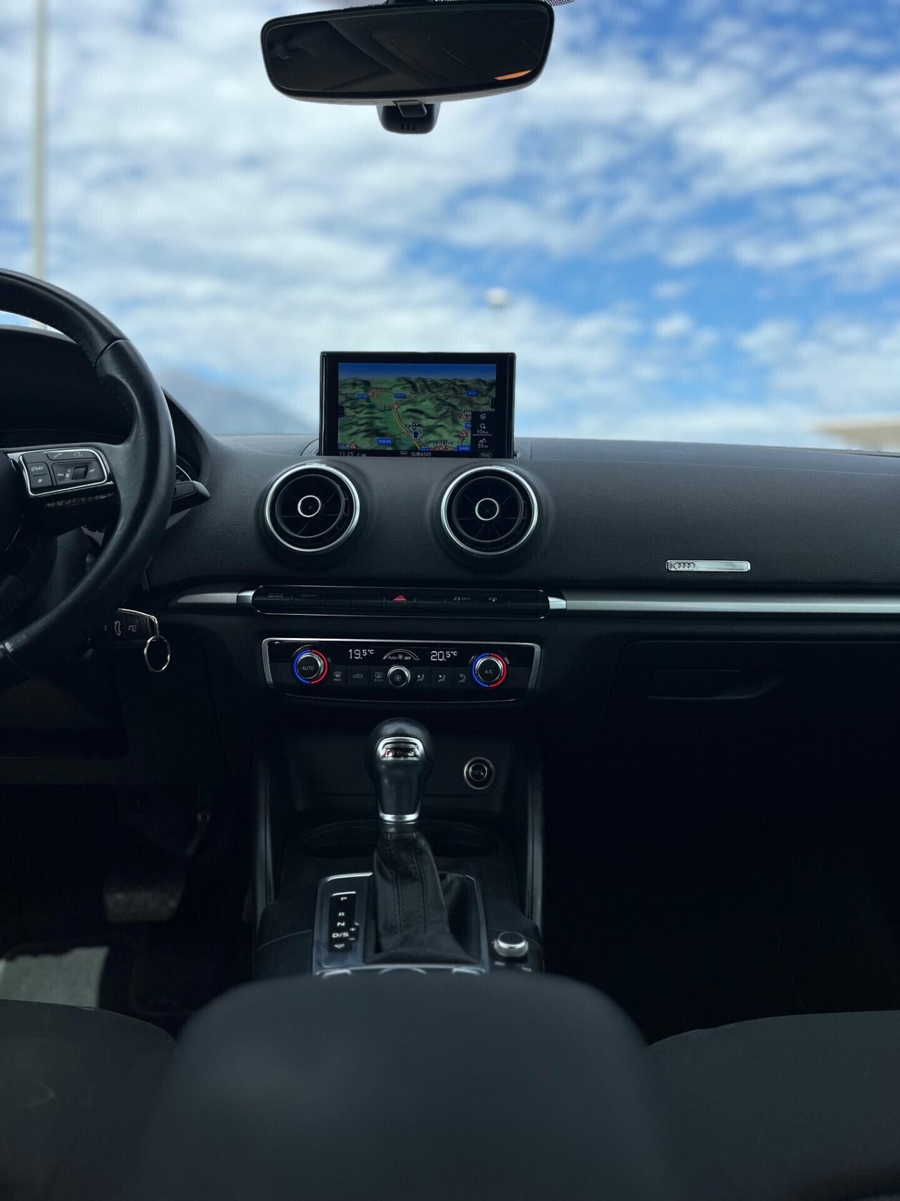 Audi A3 SPB 1.6 TDI S tronic*NAVI*SENSORI*UNIPRO