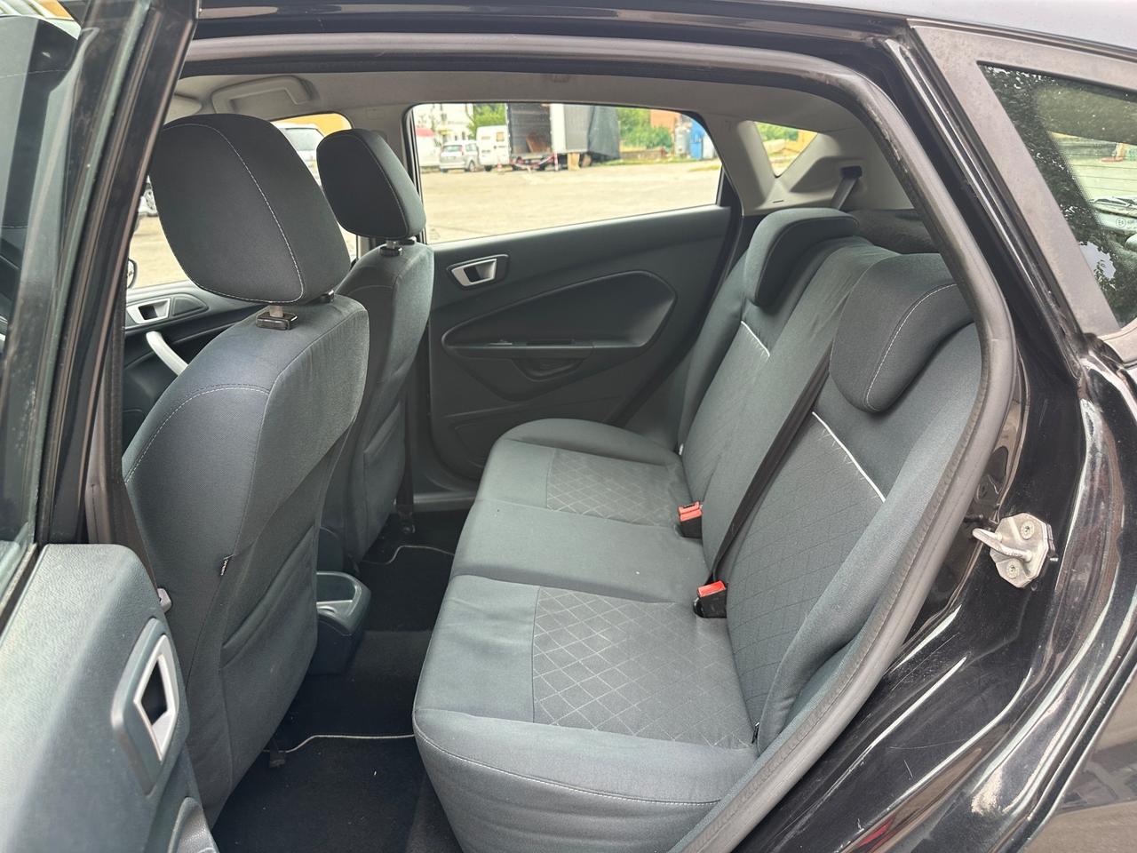 Ford Fiesta 1.4 16V 5p. Bz.- GPL Titanium Bs.