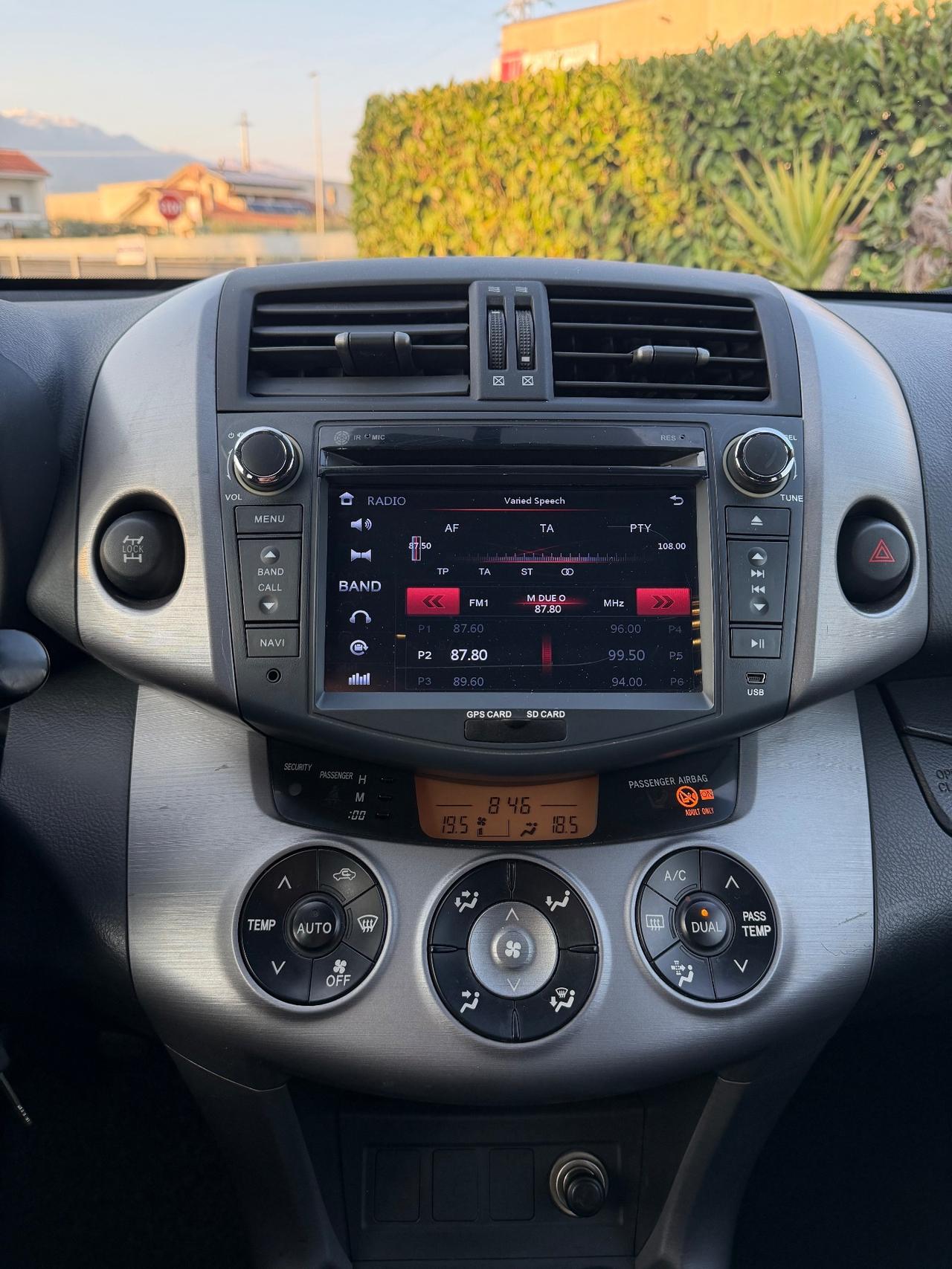 Toyota RAV 4 2.2 D-4D 136 CV 4x4 NEOPATENTATI