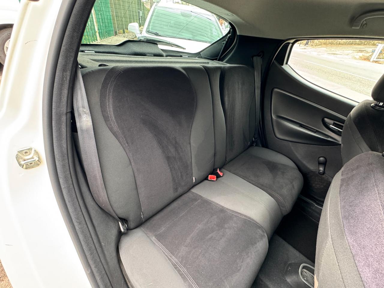 Lancia Ypsilon 1.2 69 CV TAGLIANDATA E GARANTITA 12 MESI