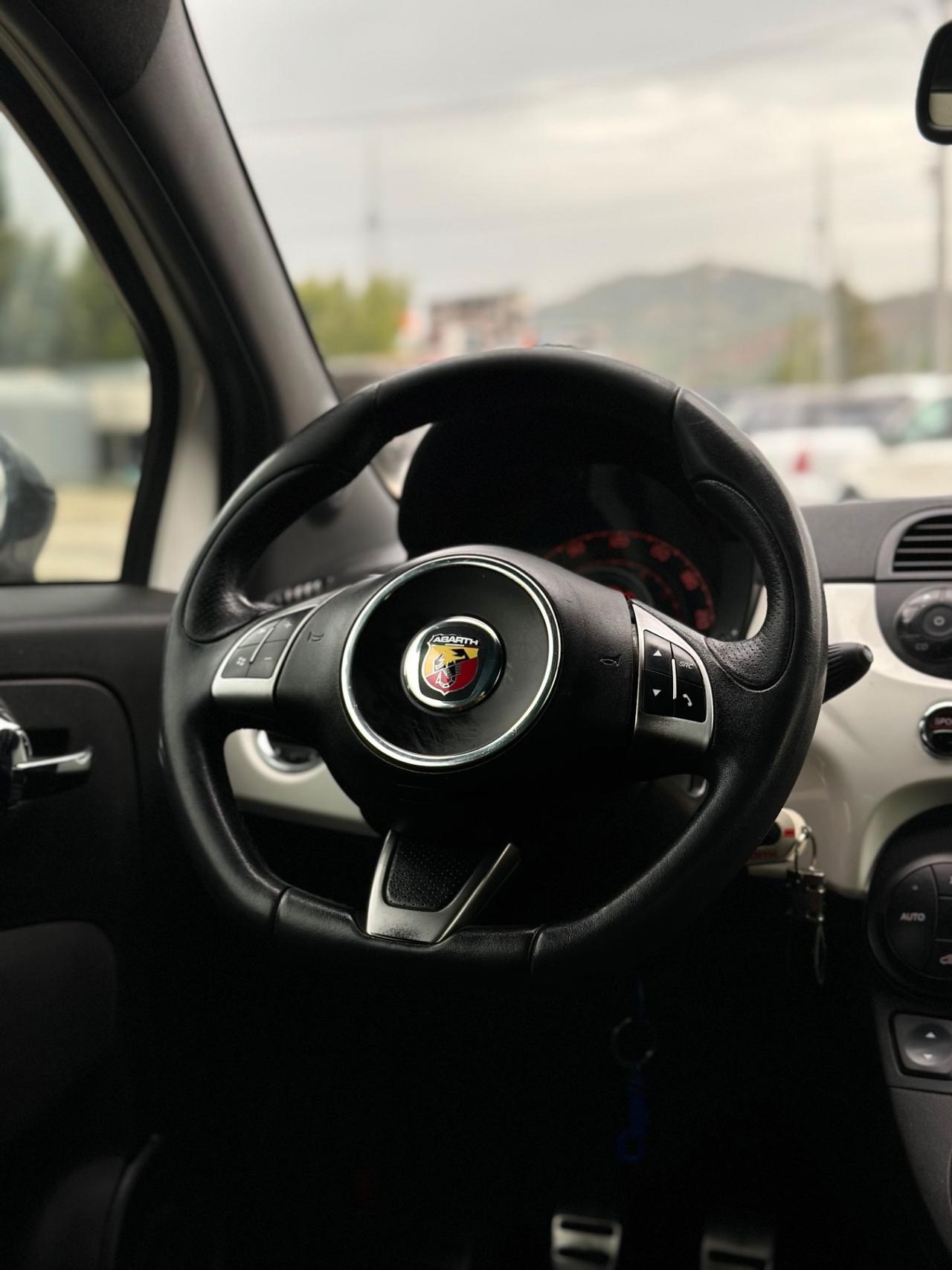 Abarth 500 1.4 Turbo T-Jet Custom