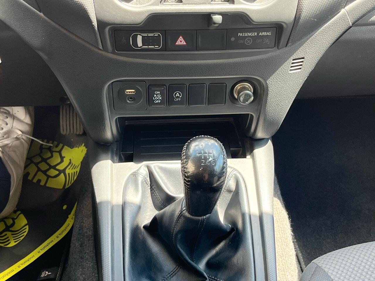Mitsubishi L200 2.3 D Club Cab 4x4 Invite Connect