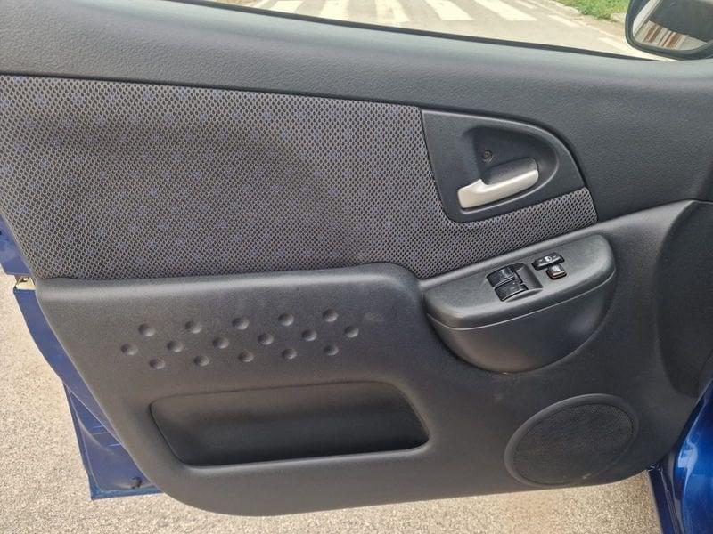 Toyota Yaris Verso 1.3i '03 GPL INCLUSO