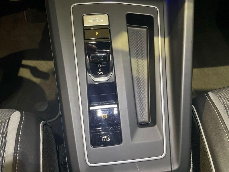 Volkswagen Golf 2.0 tdi R-Line 150cv dsg