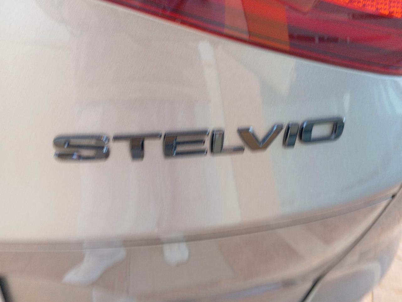 Alfa Romeo Stelvio 2.2 Turbodiesel 210 CV AT8 Q4 Veloce