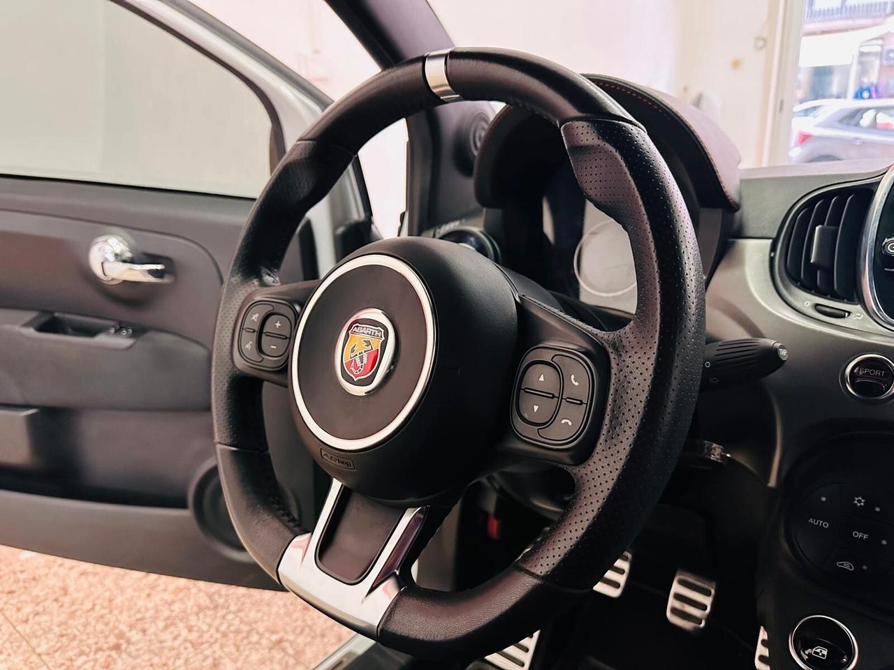 Abarth 500 1.4 Turbo T-Jet 135CV**