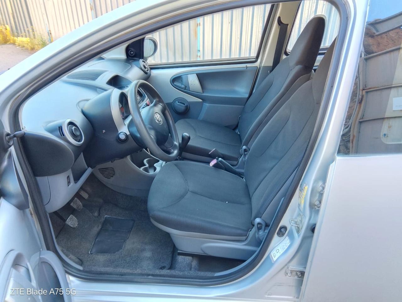 Toyota Aygo 1.0 12V VVT-i 5 porte 2007 Prono gomme e tagliando