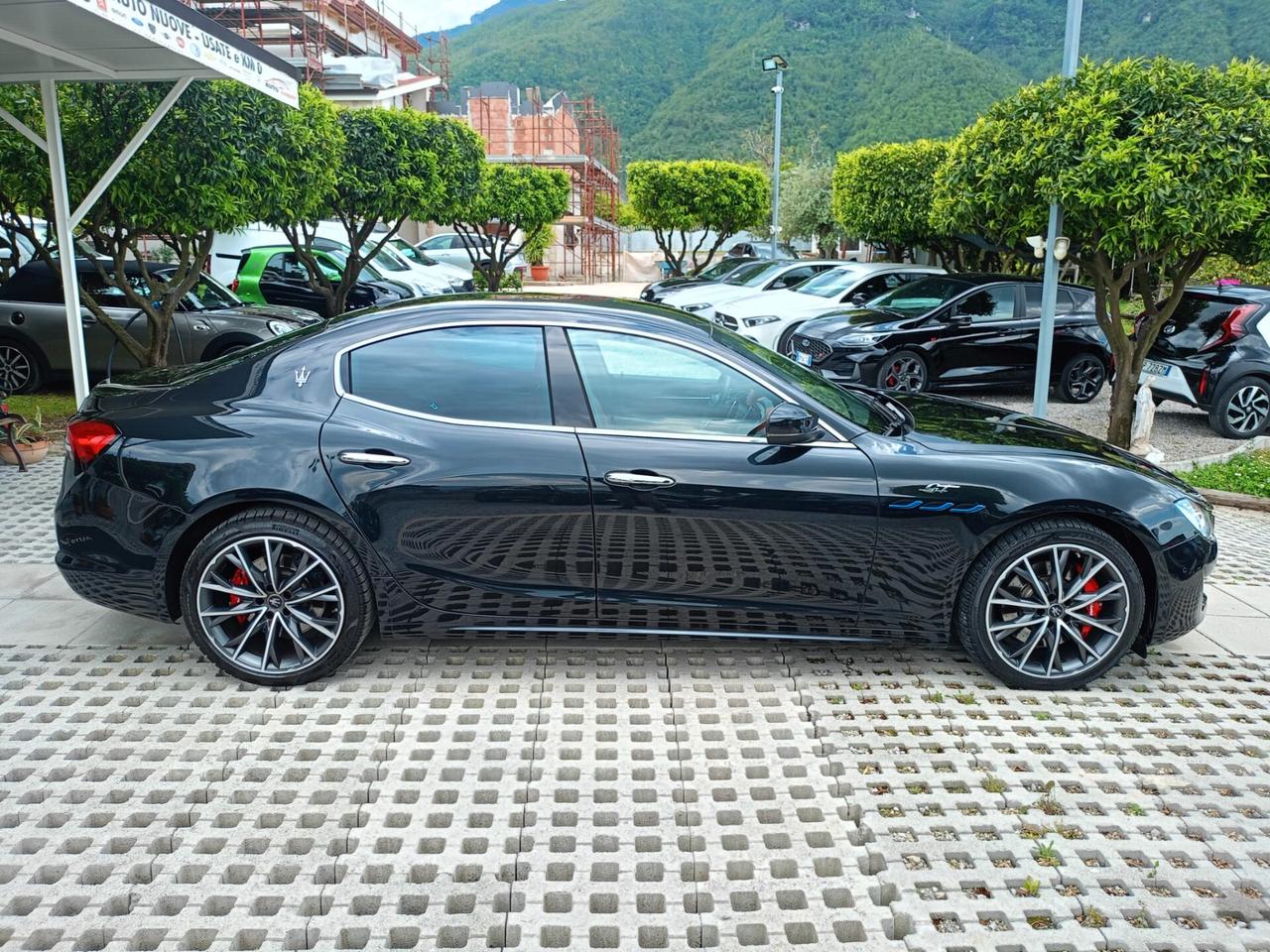Maserati Ghibli 330 CV MHEV GT