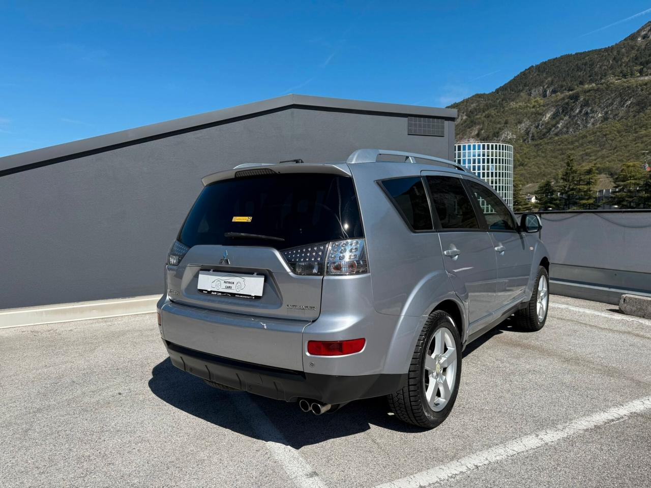 Mitsubishi Outlander 4x4 7posti