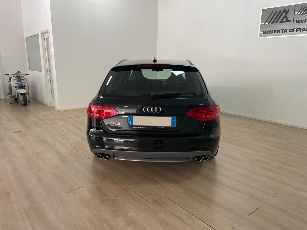 Audi A4 S4 3.0 V6 TFSI quattro S tronic