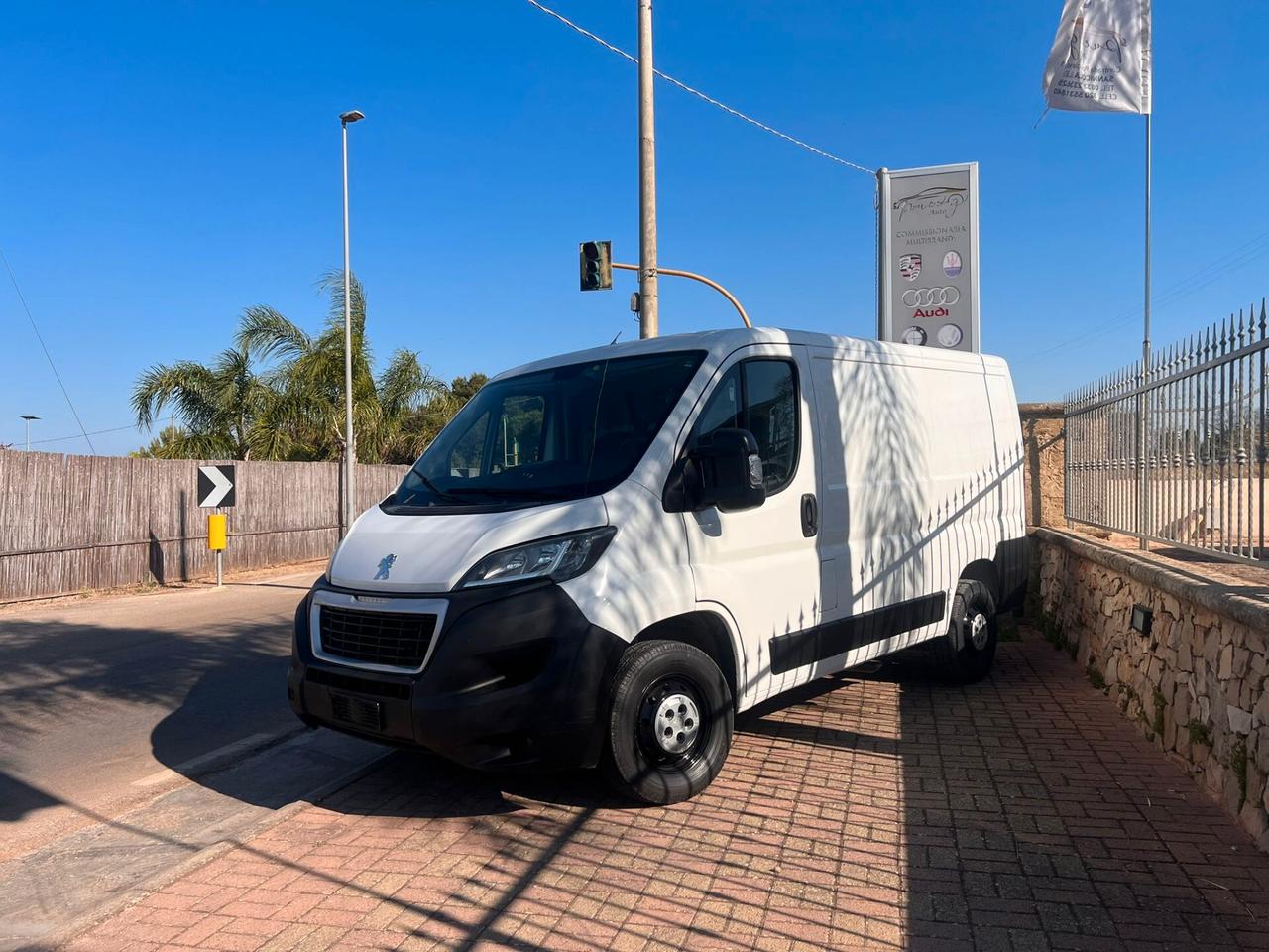 Peugeot Boxer 328 2.2 BlueHDi 120 S&S PC-TN Furgone