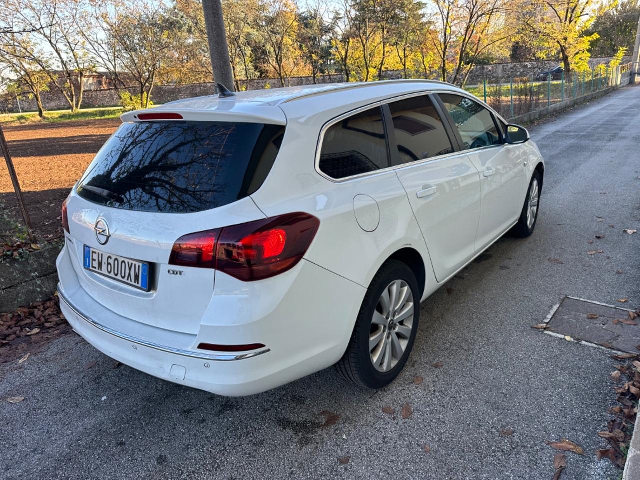 Opel Astra 2.0 CDTI 165CV Sports Tourer aut. Elective