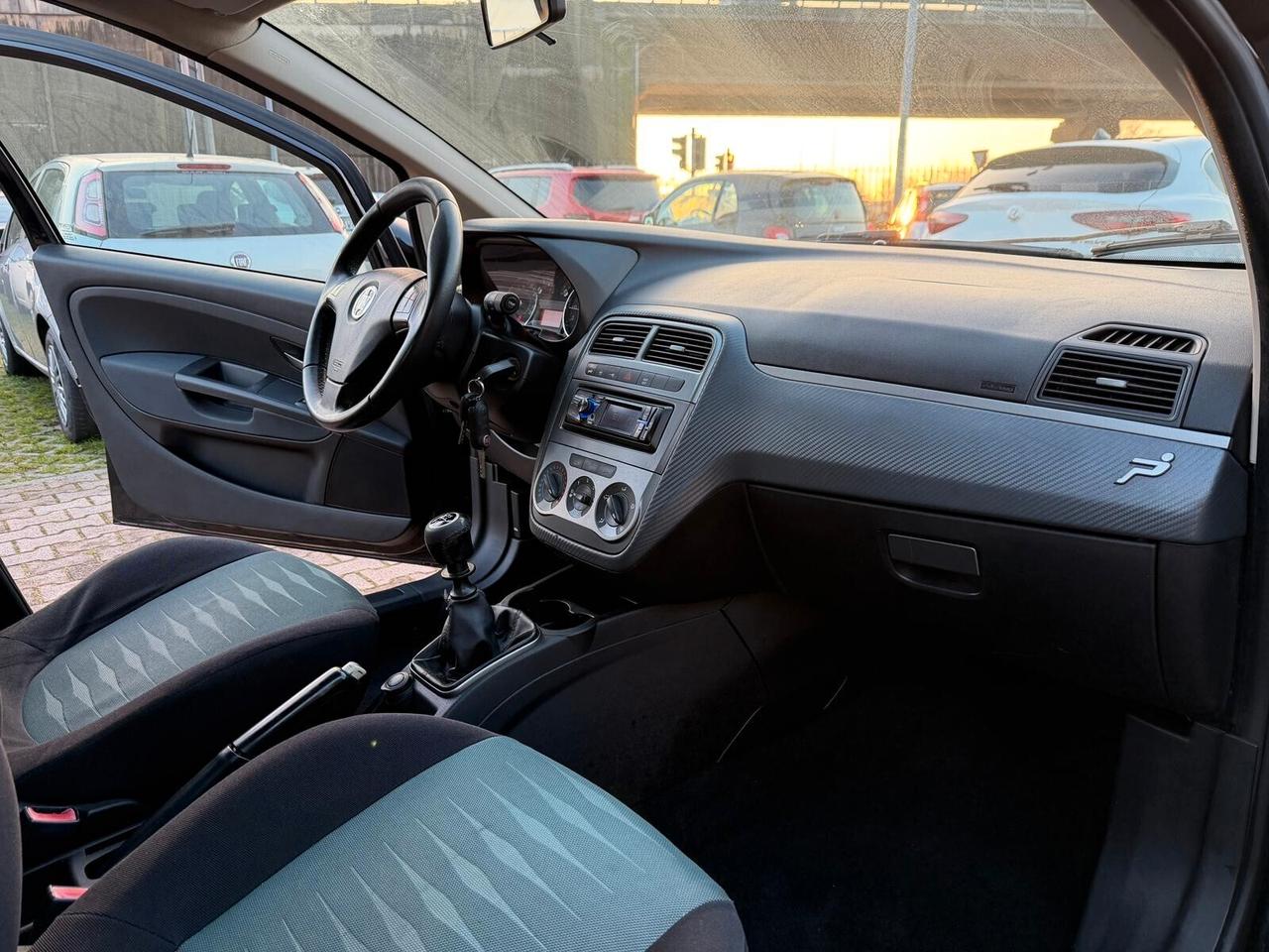 Fiat Grande Punto 1.4 GPL 5 porte OK NEOPATENTATI