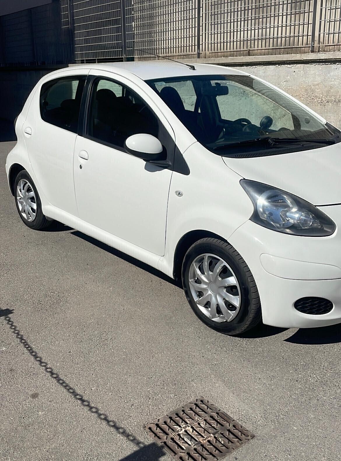 Toyota Aygo 1.0 12V VVT-i 5 CAMBIO AUTOMATICO! CONNECT