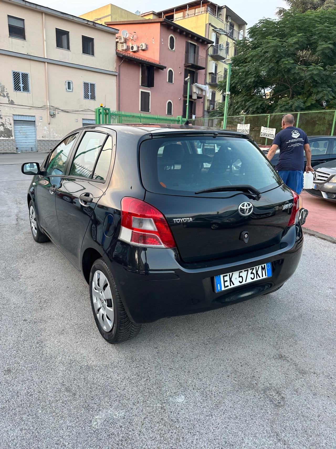 Toyota Yaris 1.0 5 porte Now